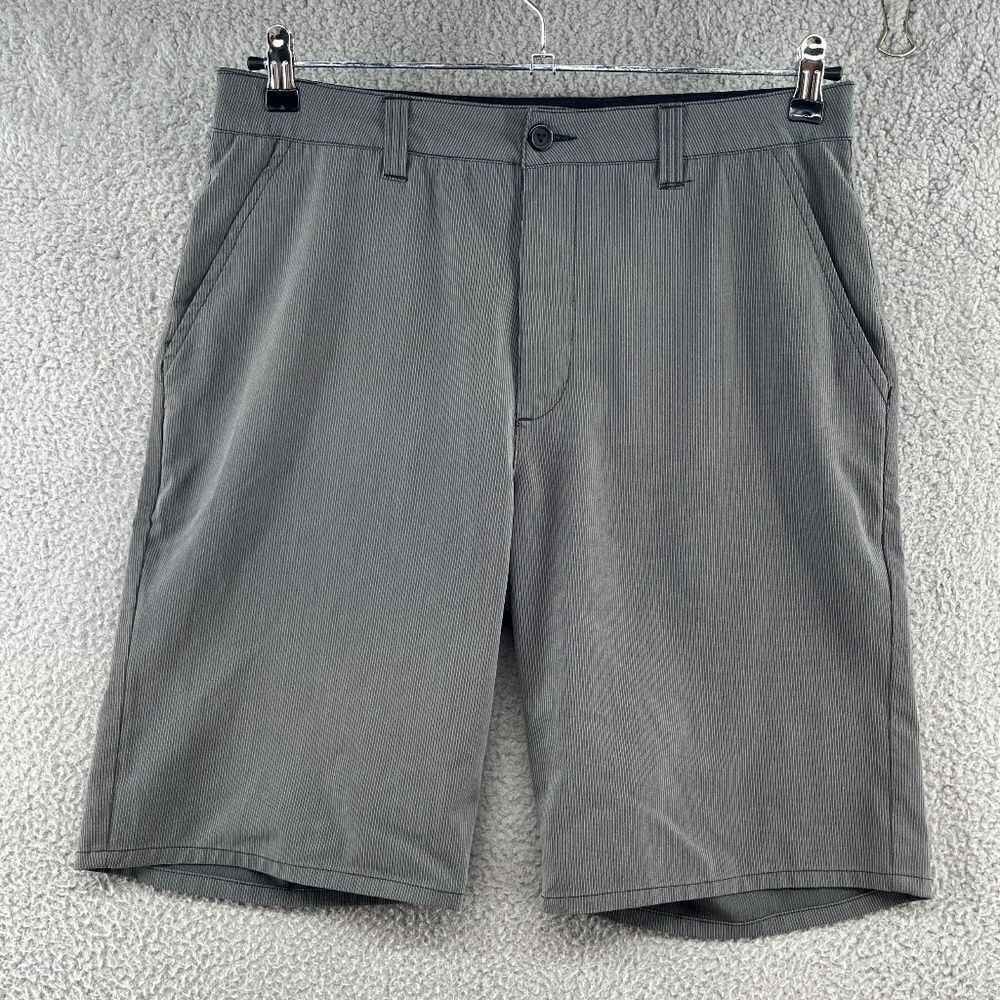 Travis Mathew Shorts Mens Size 34 Golf Gray White Pinstripe casual athleisure